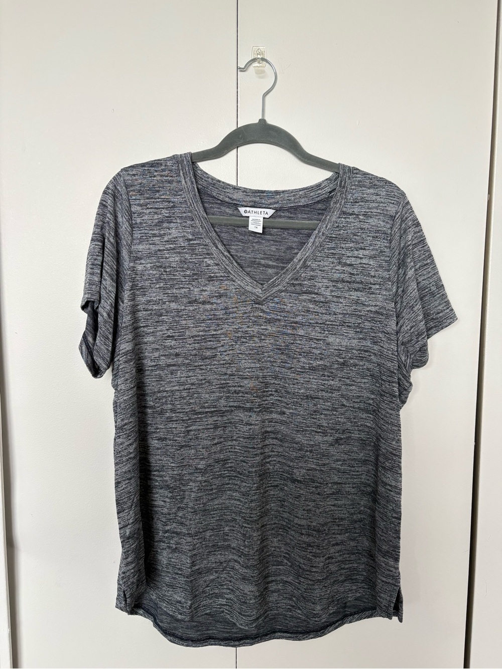 Athleta 1X Heather Grey V-Neck T-Shirt